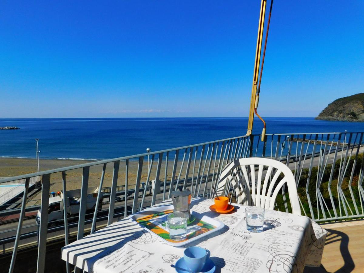 Trilocale Con Meravigliosa Vista Mare, Levanto Eksteriør billede