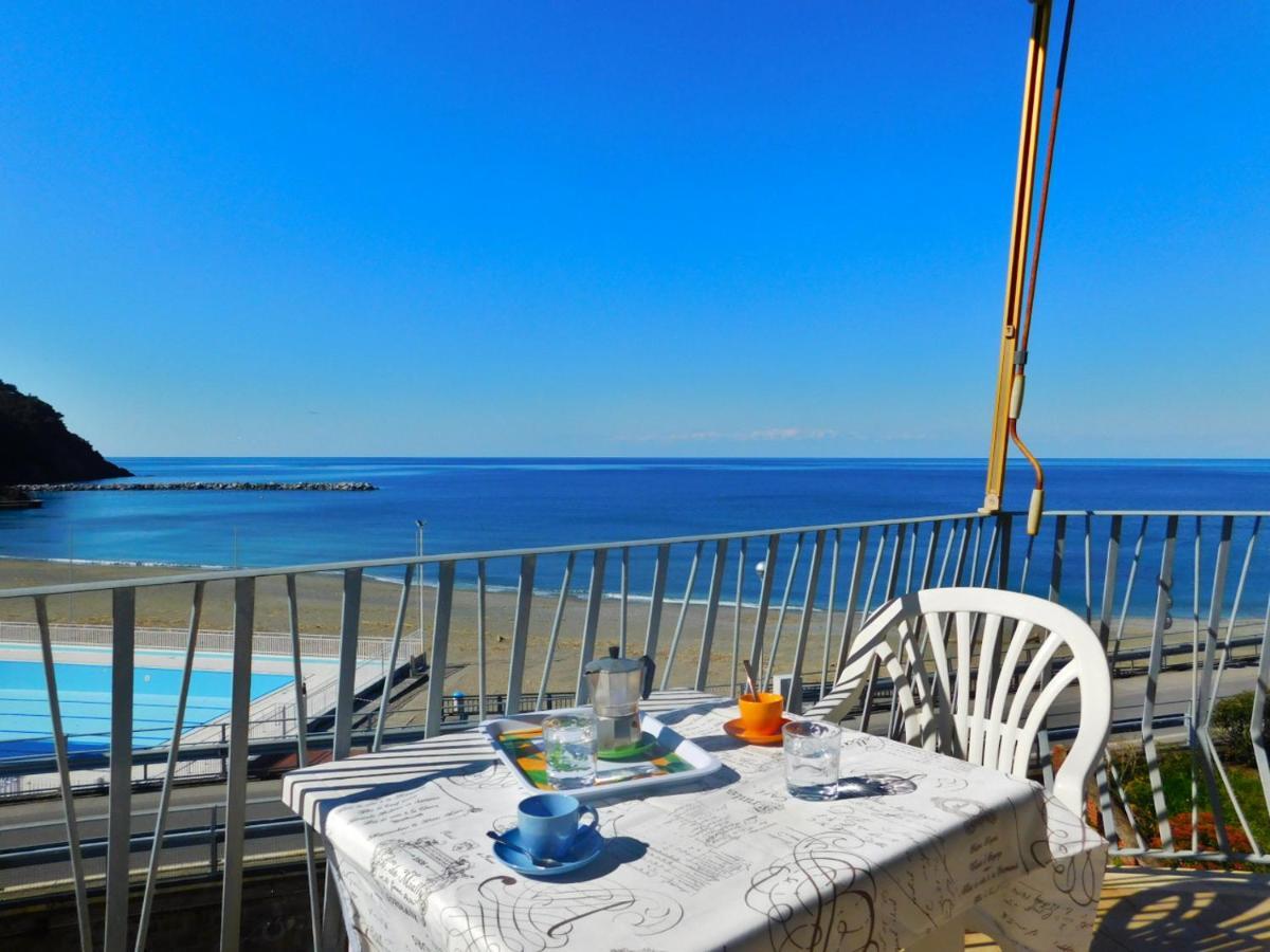 Trilocale Con Meravigliosa Vista Mare, Levanto Eksteriør billede